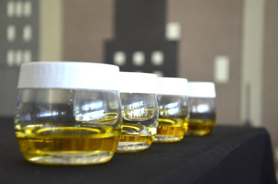 Olio in degustazione in un passato evento di Maestro d'Olio