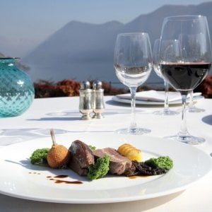 Le stelle italiane brillano in Svizzera: a cena nel Canton Ticino