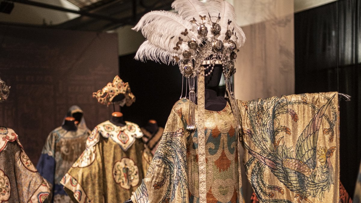 Storia fantastica degli abiti originali di Turandot, perduti e ritrovati, oggi in mostra - Vimarsana News
