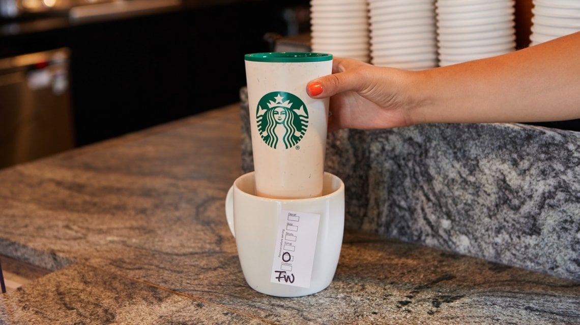 &nbsp;La catena americana vuole ridurre gli sprechi eliminando o comunque riducendo l'uso di bicchieri monouso&nbsp;&nbsp;(foto @Starbucks)