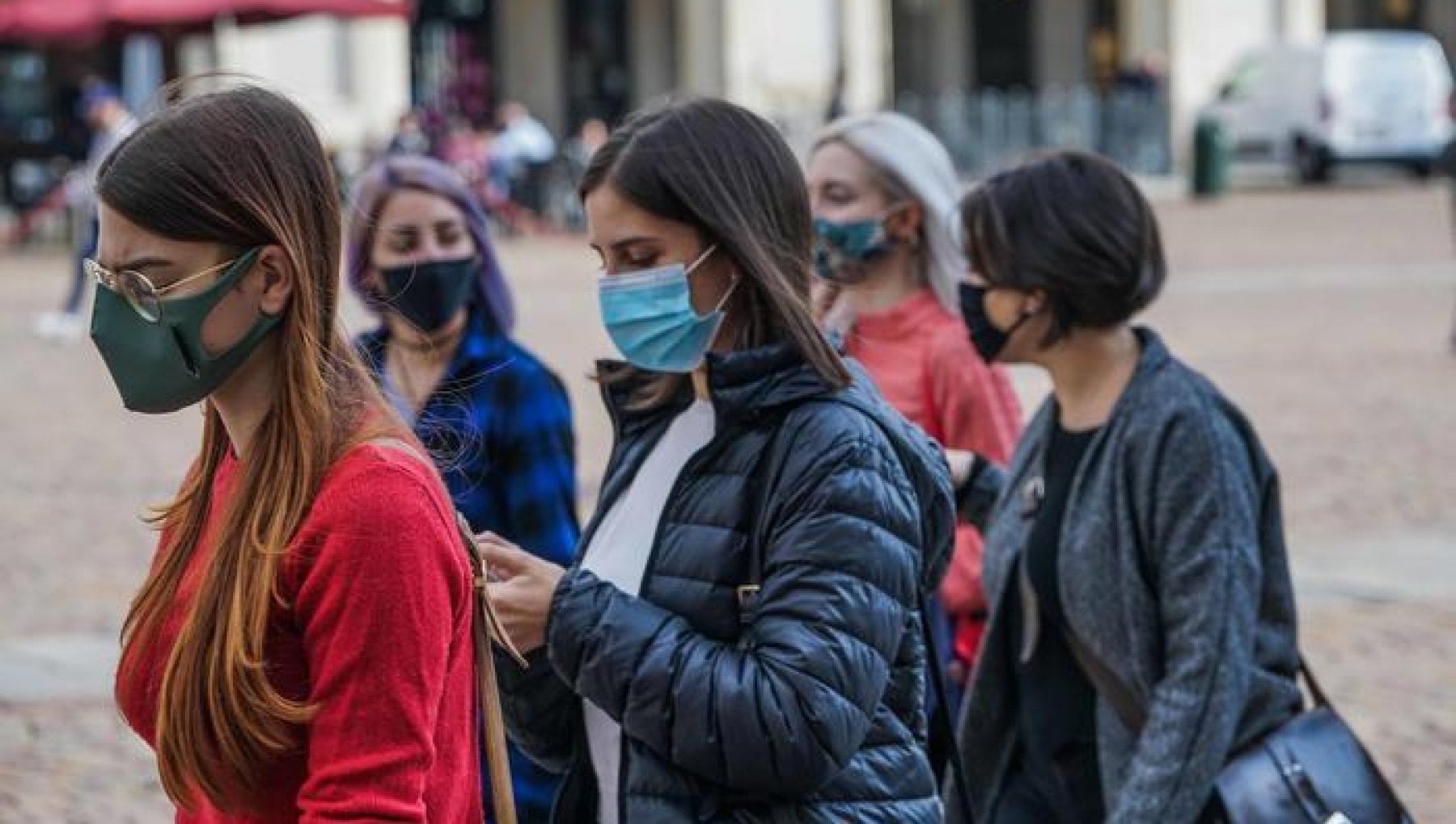 Mascherine Quando Pi Prudente Tenerle Anche All aperto La Repubblica