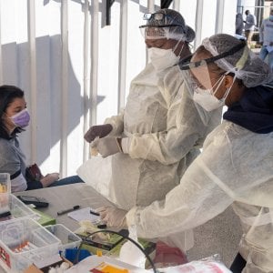 Vaccino Covid, per i paesi più poveri potrebbe arrivare solo nel 2023