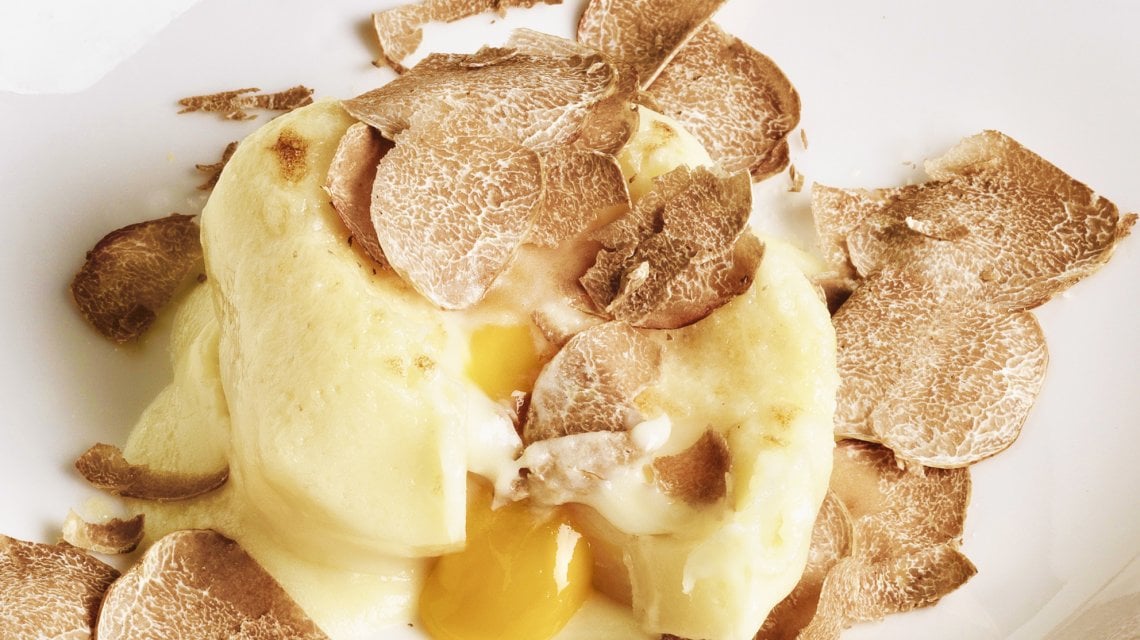 Al Sorriso: Patata ripiena di zabaione di Parmigiano e tartufo bianco