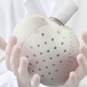 Cuore biocompatibile impiantato a Napoli, prima volta in Europa