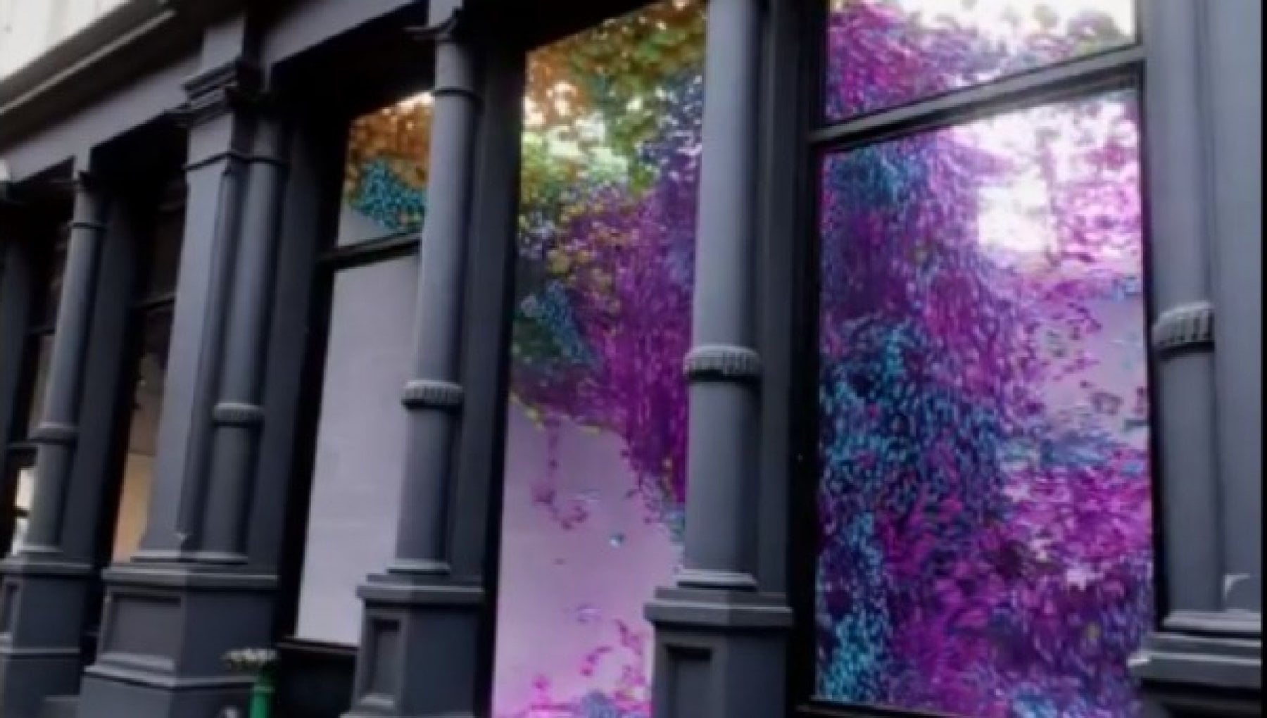 Zara and the New York store window that is not in the New York store-breakinglatest.news-Breaking  Latest News