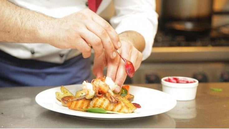 Cucina sostenibile, così un cuoco può produrre “solo” 67,34 tonnellate di CO2