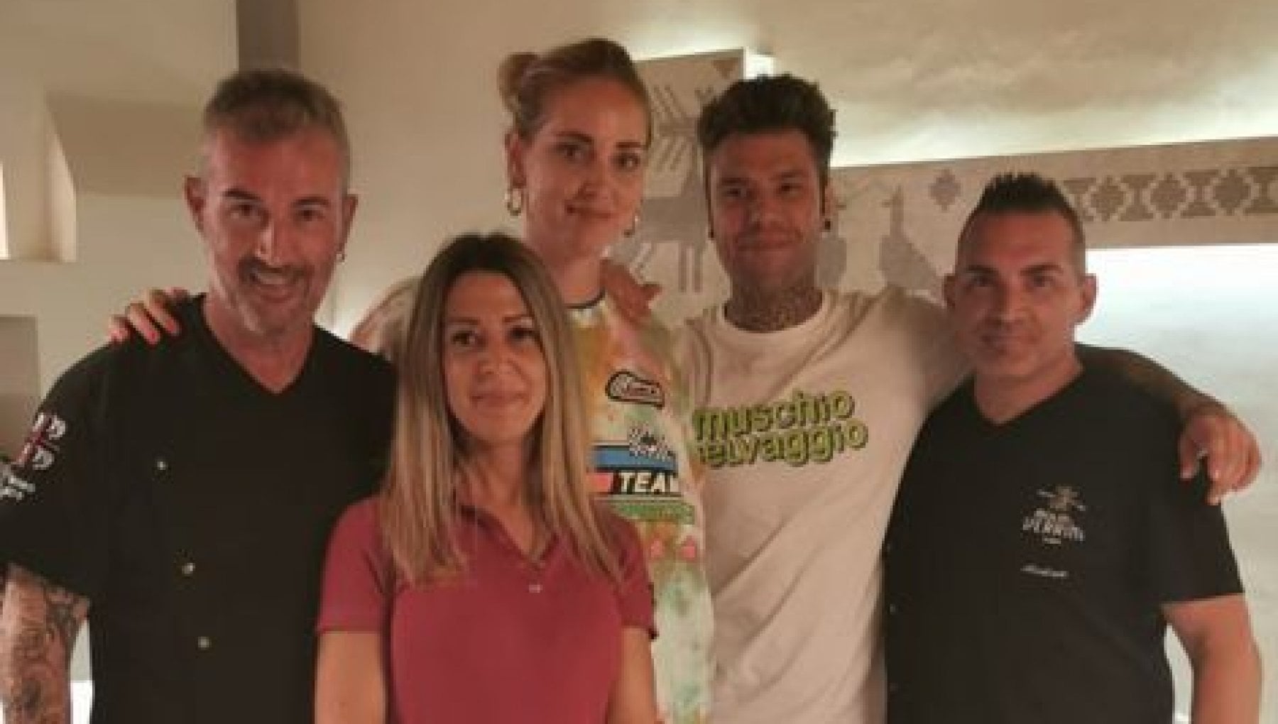 Pazzi per la pizza, ma anche insalate e frutta: ecco la dieta di Chiara Ferragni e Fedez in Costa Smeralda - Vimarsana News