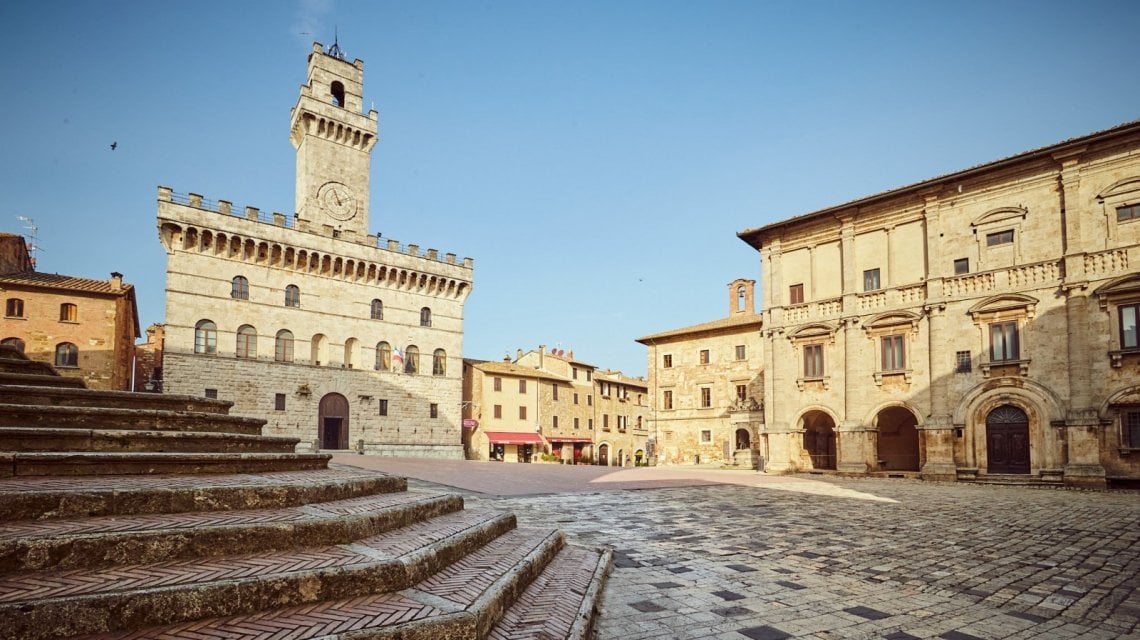 Piazza Grande a Montepulciano, una delle pi&ugrave; belle d'Italia