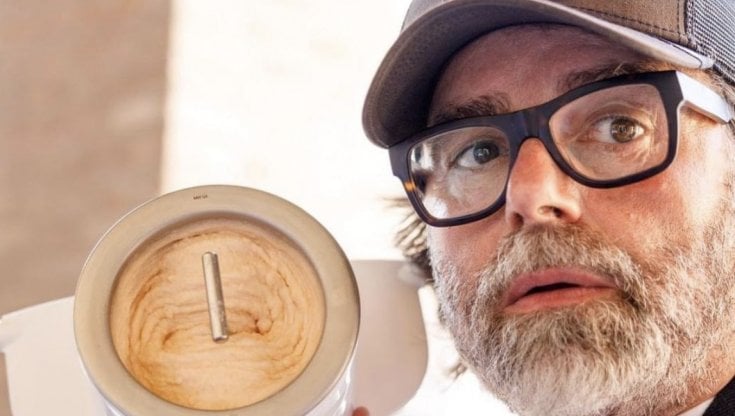 Simone Bonini, il creatore della Mozzarella gelato - stick (foto\\ Instragram Simone Bonini - by Andrea Di Lorenzo)&nbsp;