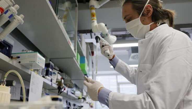 Covid: positivi i risultati preliminari del vaccino italiano 