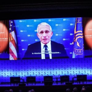 Festival di Salute. Fauci: "Vacciniamoci tutti così torneremo alla normalità"