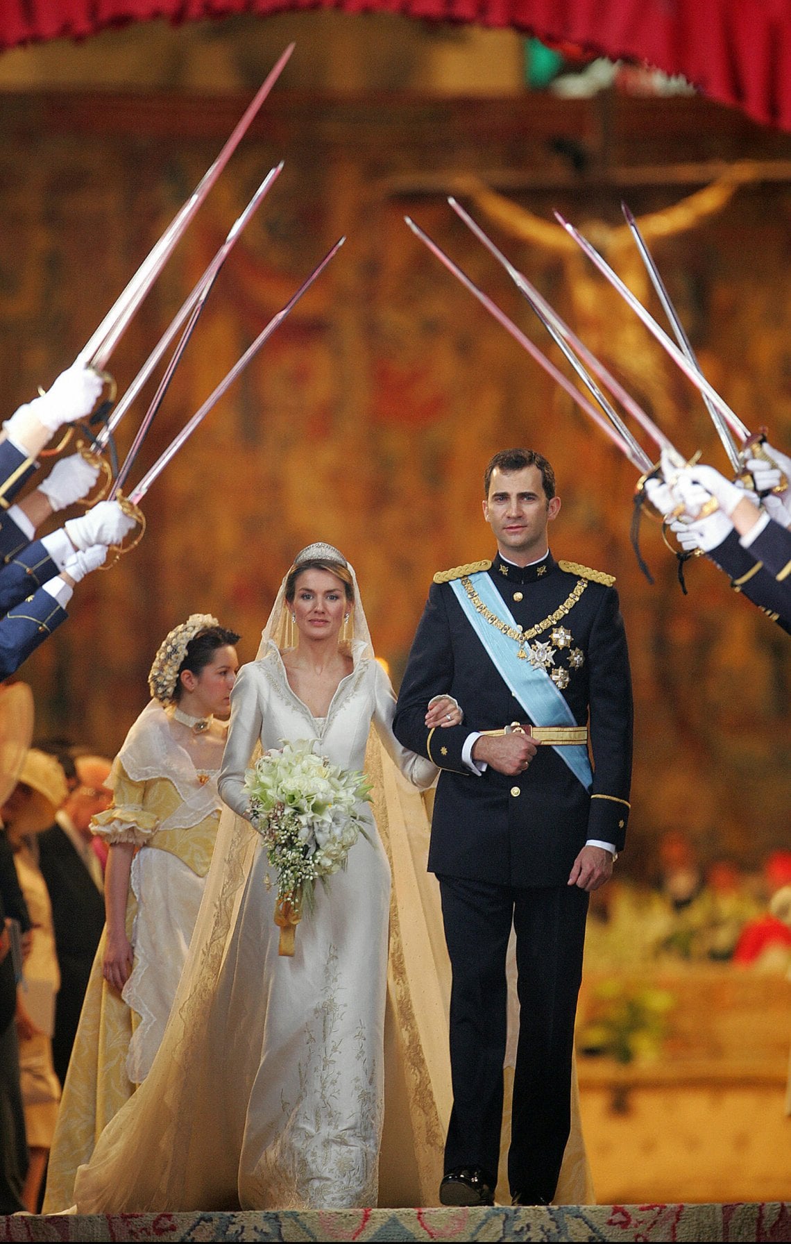 letizia-di-spagna-la-regina-raccontata-attraverso-i-dieci-abiti-pi