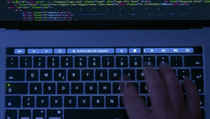 E se Internet fosse solo finzione? L’ultima teoria del complotto online