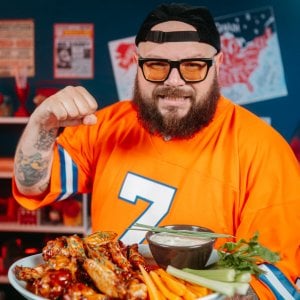 Tra hamburger, chili dog e salse, in tv la succulenta cucina americana