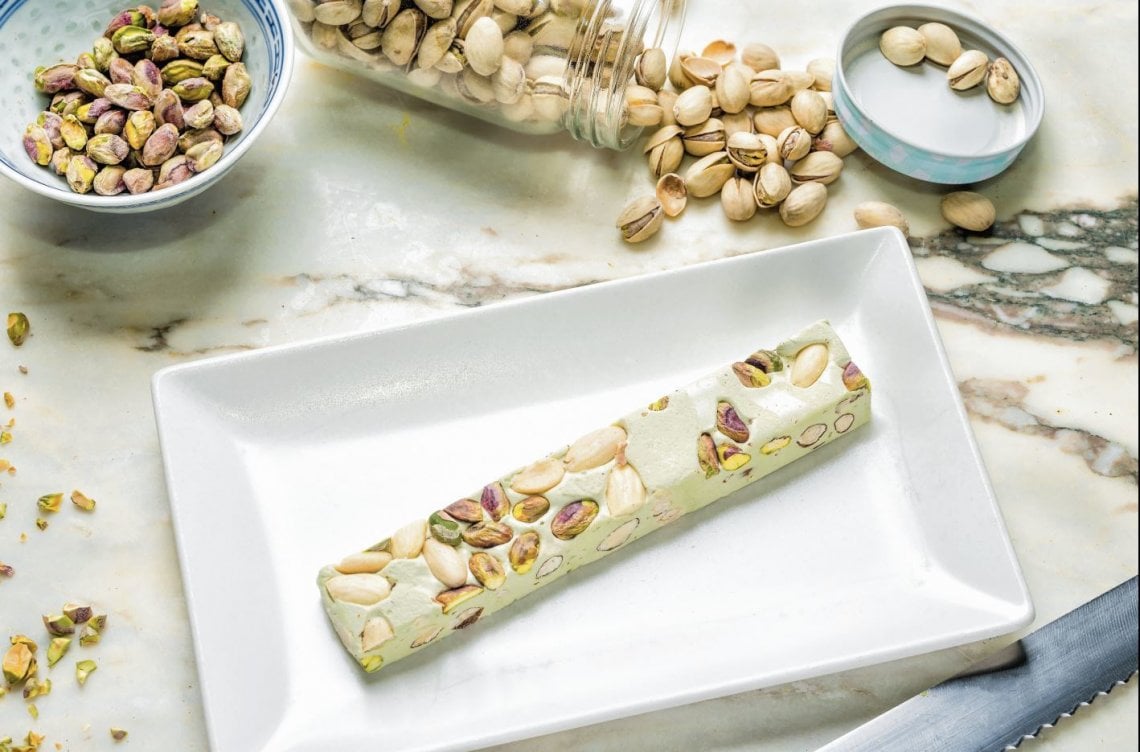 Torrone con pistacchi, mandorle e miele (@Columbo.Photog)