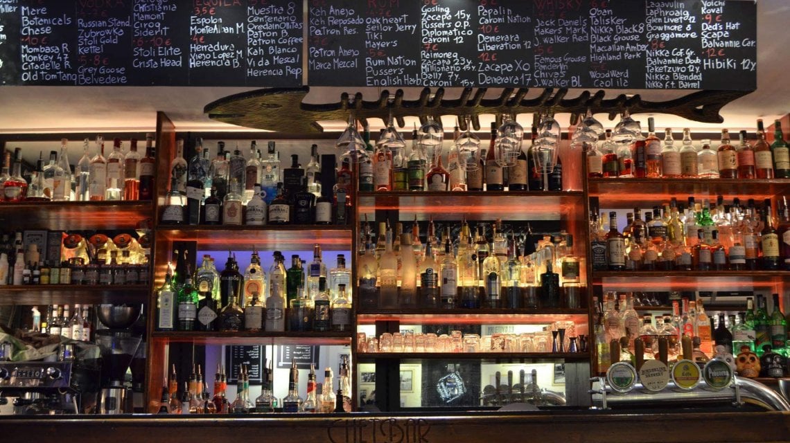 Chet Bar