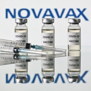 Vaccino Novavax, perché è diverso dagli altri e come può aiutarci contro il Covid