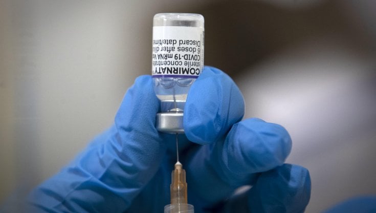 Vaccini, due effetti avversi su tre sono colpa dell'effetto nocebo