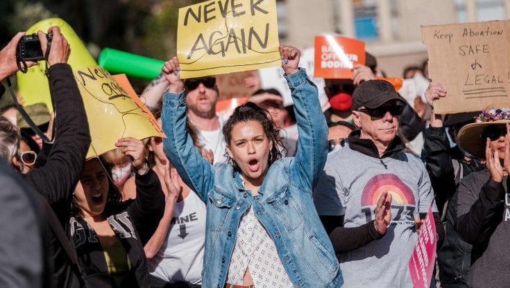Proteste negli Usa per difendere il diritto all'aborto