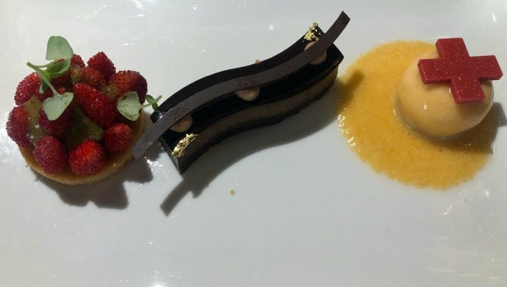 Il dolce dedicato alla Croce Rossa Monegasca (foto @Omar Galantino)