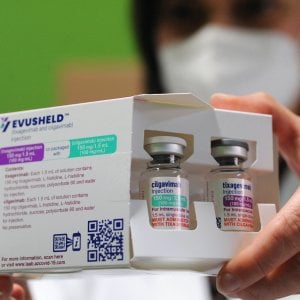 Covid, si al mix di monoclonali come terapia: un'arma in più contro il virus