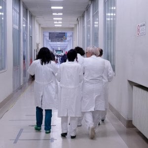 Perché in Italia si continua a morire di Covid più che altrove?