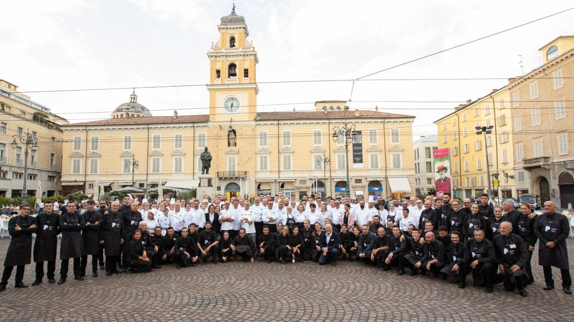 Cena dei Mille - Team in piazza (credits Foto Carra)