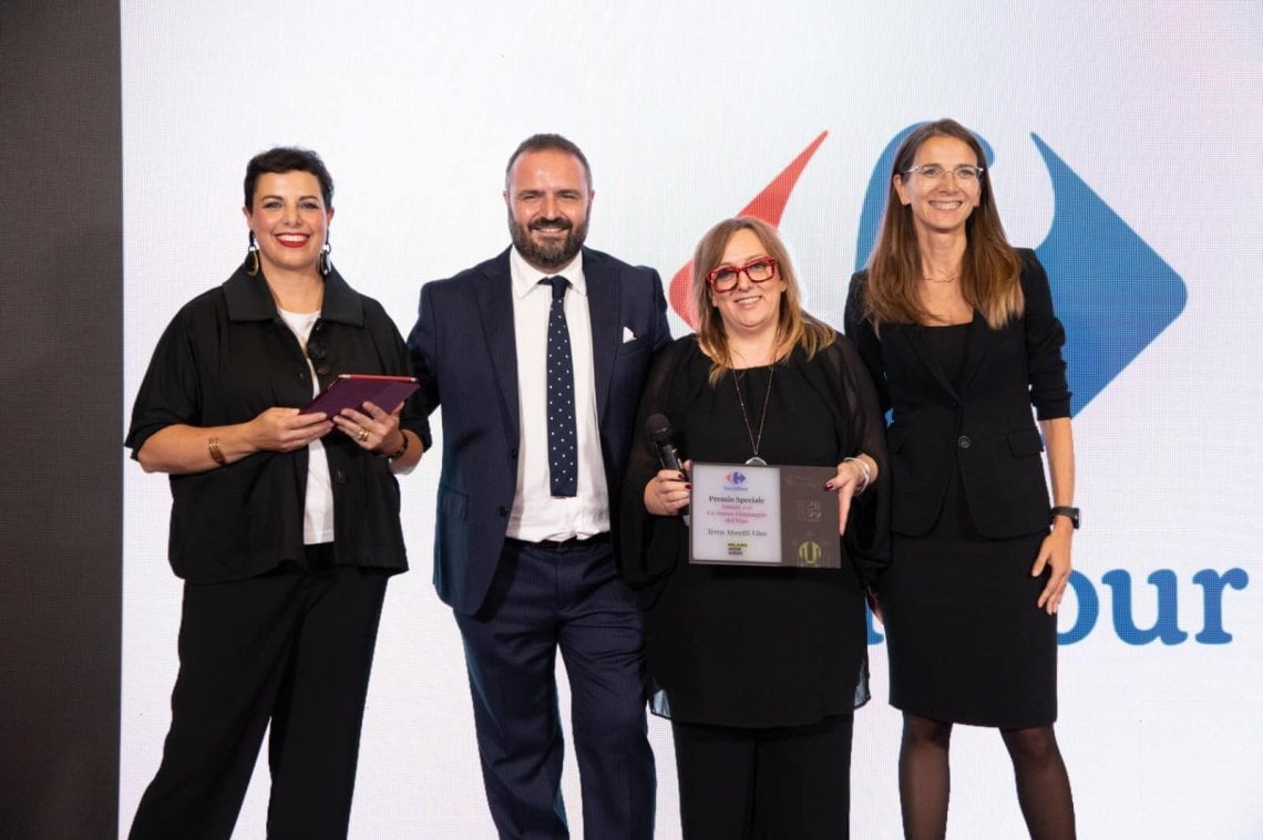 Premio Miglior Comunicatore a Terra Moretti: al centro Paola Maffina, responsabile comunicazione e pubbliche relazioni del Gruppo