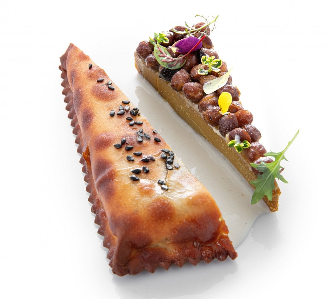 Hummus, erbe selvatiche e sesamo