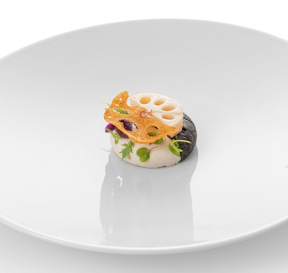 Lenticchia beluga, anacardi e loto