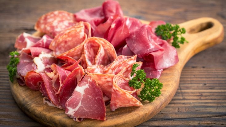 "Abbassare l'iva al 4% unico modo per salvare la filiera di carne e salumi"