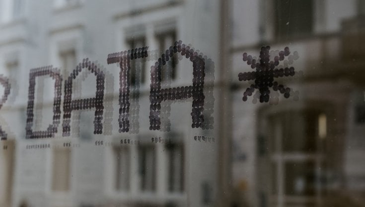(Foto di Claudio Schwarz su Unsplash)