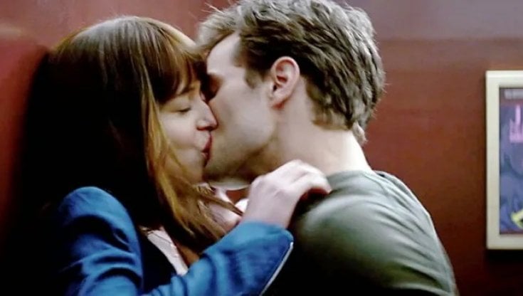 Il bacio appassionato nel film: "Cinquanta sfumature di grigio"
