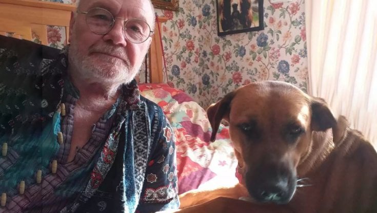 Il cane Ruby salva la vita all'uomo che l'ha appena adottato: "È il mio ...