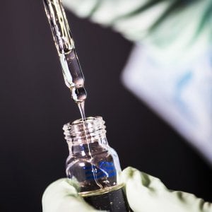 Soffro di herpes simplex, potrei ricevere un vaccino sperimentale?