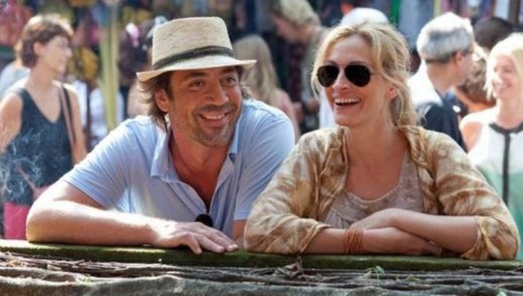 Julia Roberts e Javier Bardem nel film nel film: 'Mangia, prega, ama'