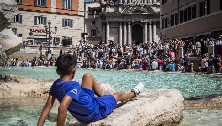 Caldo: cocomero, gelati e bagni. Il decalogo per l'estate dei bambini