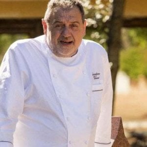 Ferragosto, Vissani: "In Italia prezzi folli, io li abbasso per aiutare le famiglie"