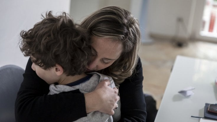 Mamma e figlio separati dall'ictus, il team che li aiuta a ritrovare l'affetto perduto