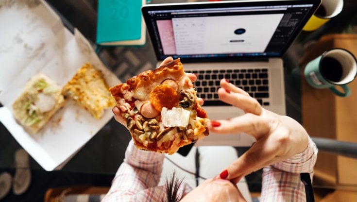 Smartworking, i consigli per la dieta di chi rimane a casa