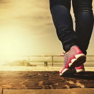 Dieta mediterranea e movimento allungano la vita 