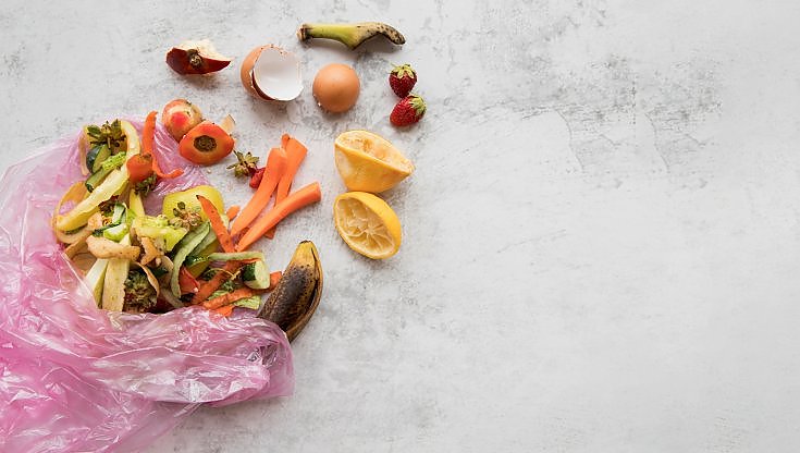 Gli italiani sprecano mezzo chilo di cibo a settimana: ecco 5 consigli per non farlo più