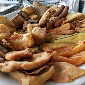 Fritto misto in tour: a Bologna arriva una storia torinese