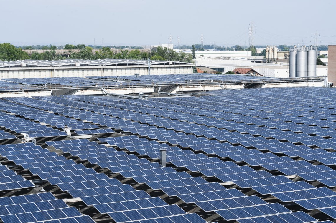 I pannessi solari che forniscono lo stabilimento