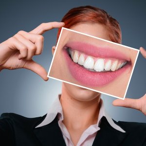 Il sorriso svela la nostra salute: perché prendere sul serio la parodontite 