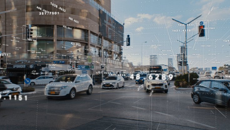 La via di Google alla sostenibilità passa da IA, energia solare e Maps. E da meno soste ai semafori