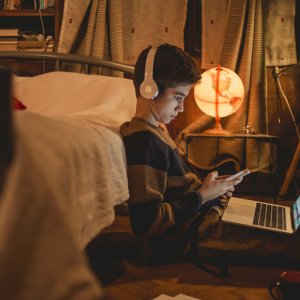 Hikikomori, malati e non ribelli: come aiutare gli adolescenti che scelgono l'isolamento sociale