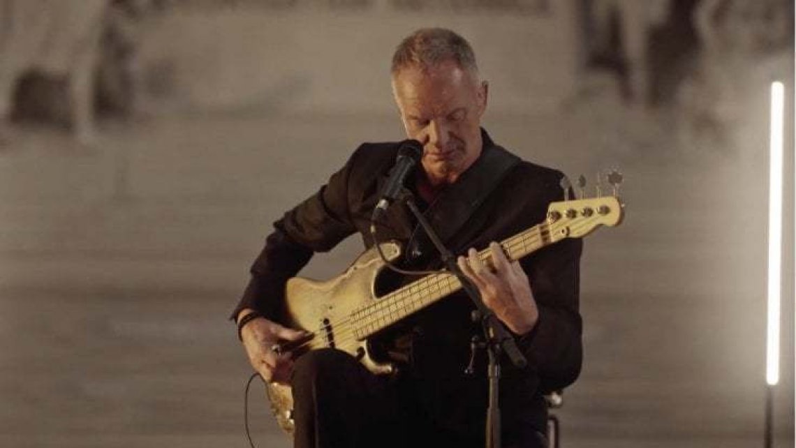 &nbsp;Sting con la sua chitarra