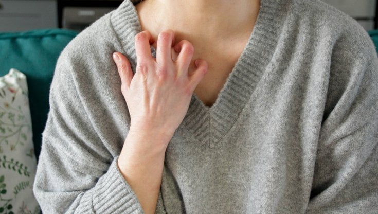 Risolto il mistero del prurito: perché ci grattiamo e come smettere