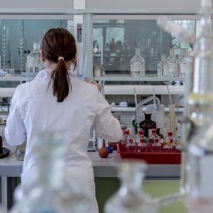 Holostem, corsa contro il tempo per salvare l’azienda che sviluppa la terapia per i bambini farfalla
